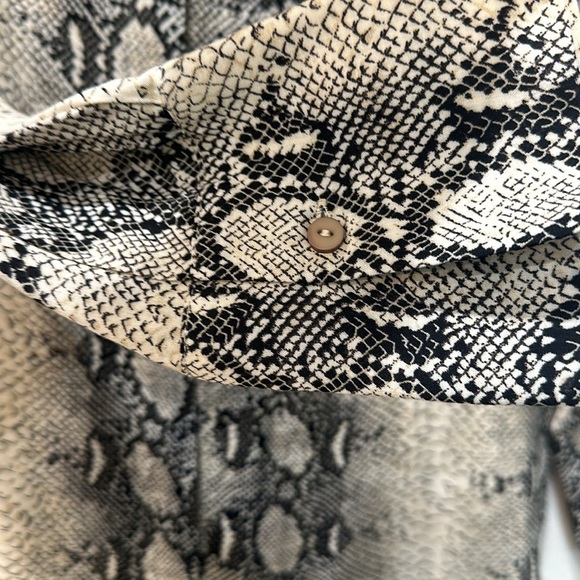 Snake print blouse - Picture 3 of 6